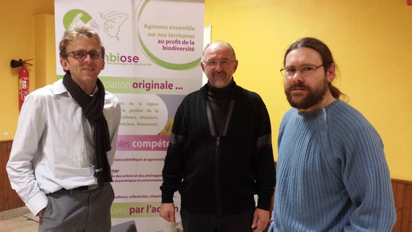 C. Urbaniak FRCCA, B. Collard Symbiose et J. Soufflot LPO sont intervenu pour parler des actions favorables à la biodiversité à St-Hilaire-le-Petit le 2 décembre 2014