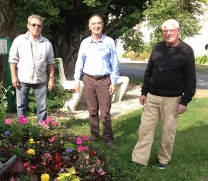 De gauche à droite : Marcel Dubois, adjoint, Bruno Gillet, adjoint et Francis Girardin, maire de Baconnes