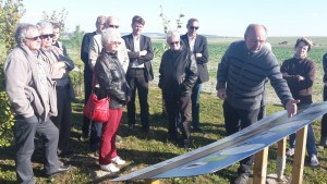 Benoit Collard présente les panneaux de lecture du paysage